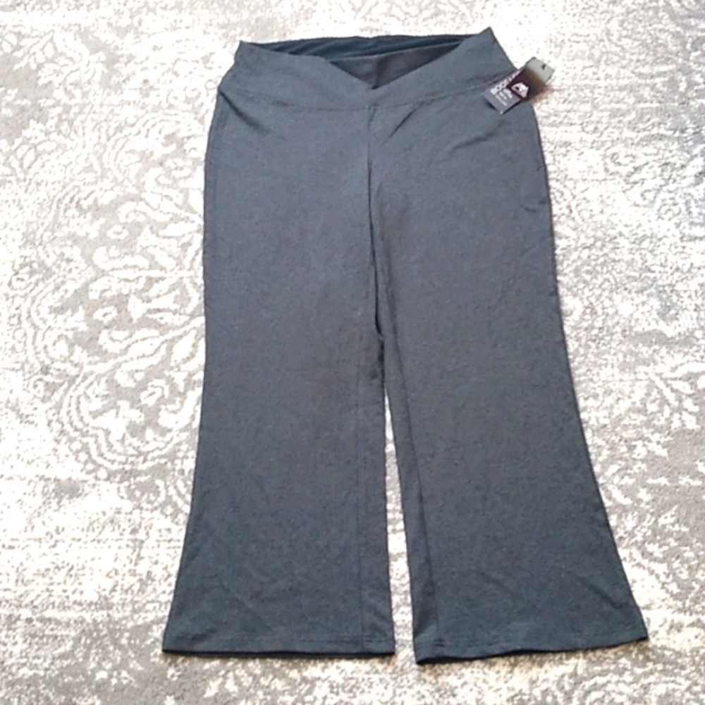 Women's Avenue bootcut athletic leggings size 14/16 NWT
